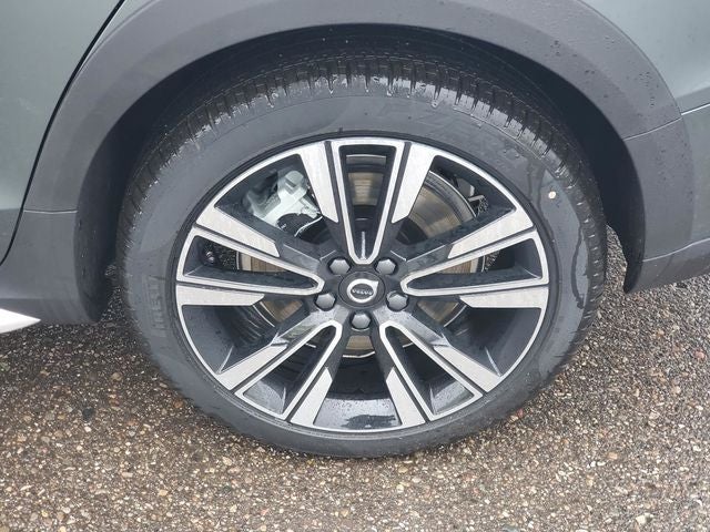 2026 Volvo V60 Cross Country B5 Ultra