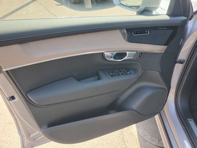2026 Volvo XC90 B5 Plus