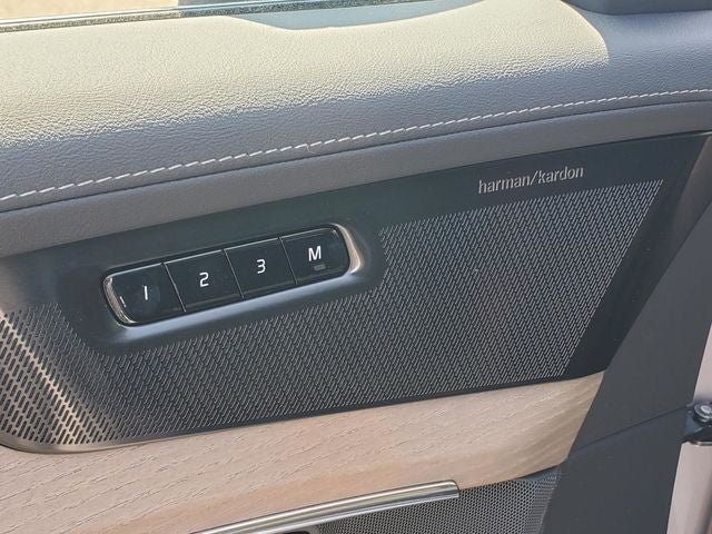 2026 Volvo XC90 B5 Plus