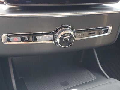2026 Volvo XC90 B5 Plus