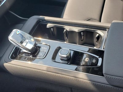 2026 Volvo XC90 B5 Plus