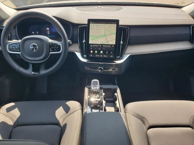 2026 Volvo XC90 B5 Plus