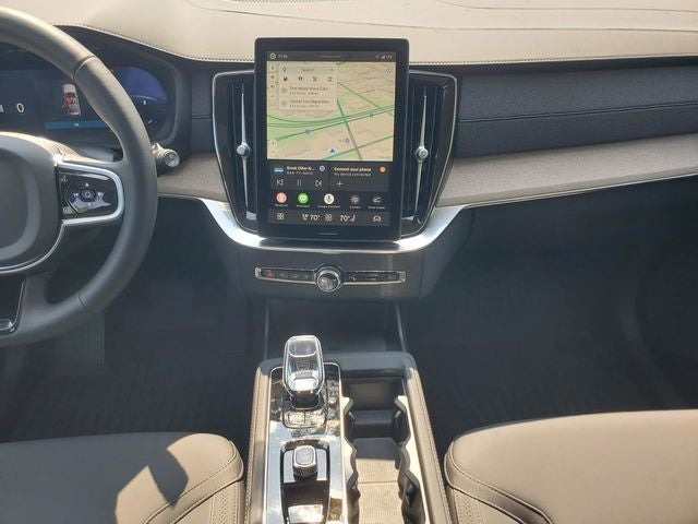 2026 Volvo XC90 B5 Plus