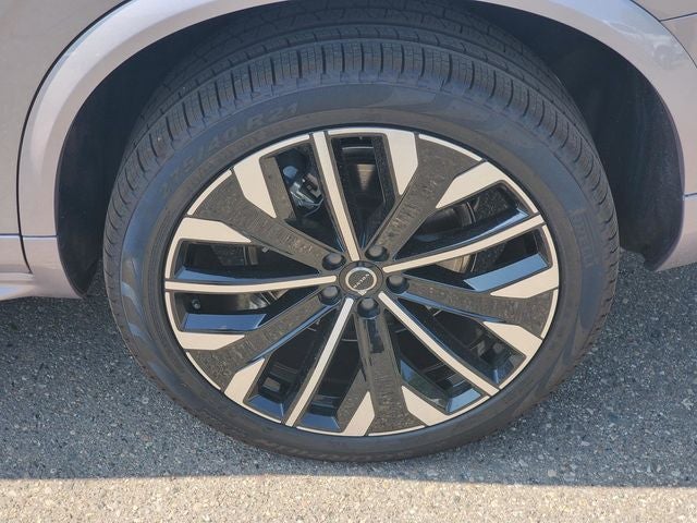 2026 Volvo XC90 B5 Plus