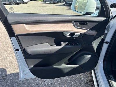 2025 Volvo XC90 B5 Plus 2025.5