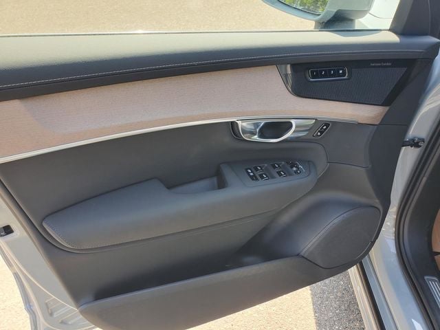 2026 Volvo XC90 B5 Plus