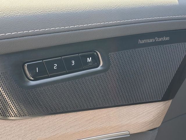 2026 Volvo XC90 B5 Plus