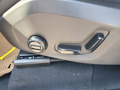 2026 Volvo XC90 B5 Plus