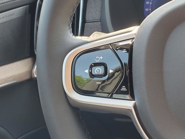 2026 Volvo XC90 B5 Plus
