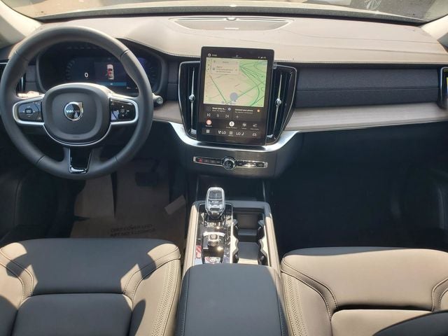 2026 Volvo XC90 B5 Plus