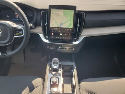 2026 Volvo XC90 B5 Plus