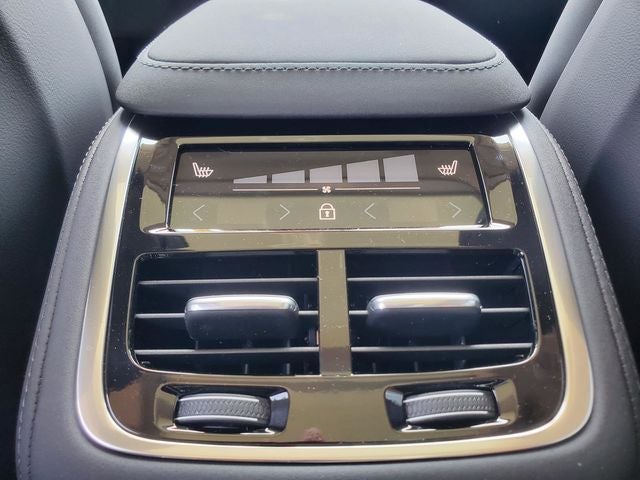 2026 Volvo XC90 B5 Plus