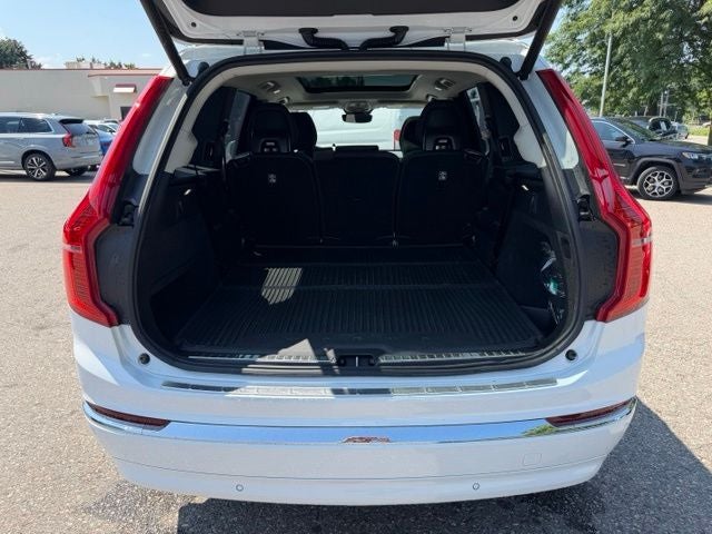 2025 Volvo XC90 B5 Plus