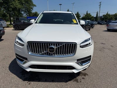 2025 Volvo XC90 B5 Plus
