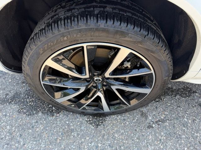 2025 Volvo XC90 B5 Plus