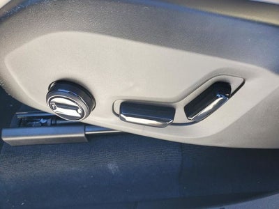 2026 Volvo XC90 B5 Plus