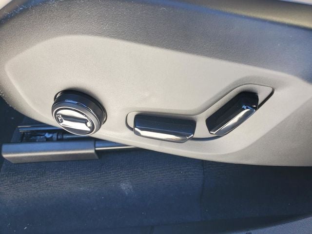 2026 Volvo XC90 B5 Plus