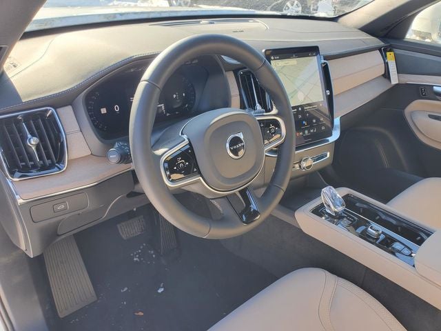 2026 Volvo XC90 B5 Plus