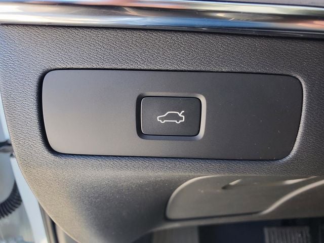 2026 Volvo XC90 B5 Plus