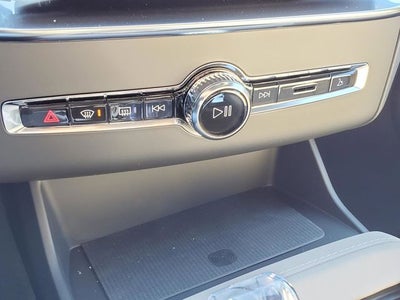 2026 Volvo XC90 B5 Plus