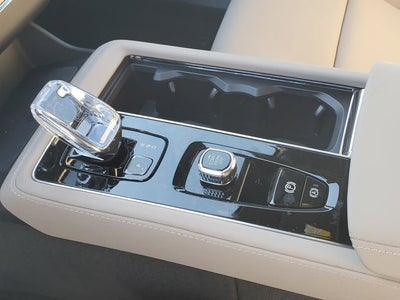 2026 Volvo XC90 B5 Plus