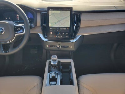 2026 Volvo XC90 B5 Plus