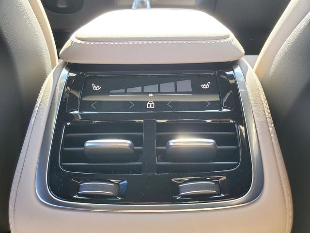 2026 Volvo XC90 B5 Plus