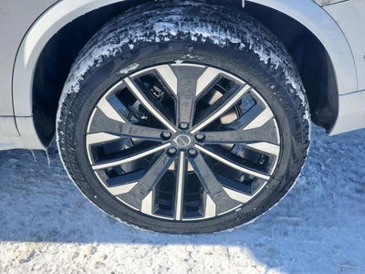 2026 Volvo XC90 B5 Plus