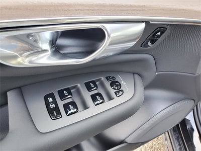 2026 Volvo XC90 B5 Plus