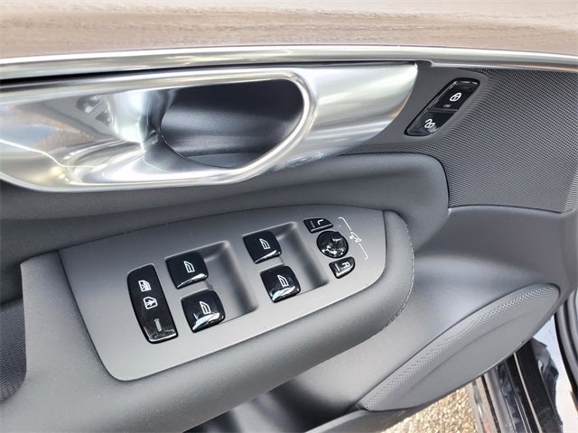 2026 Volvo XC90 B5 Plus