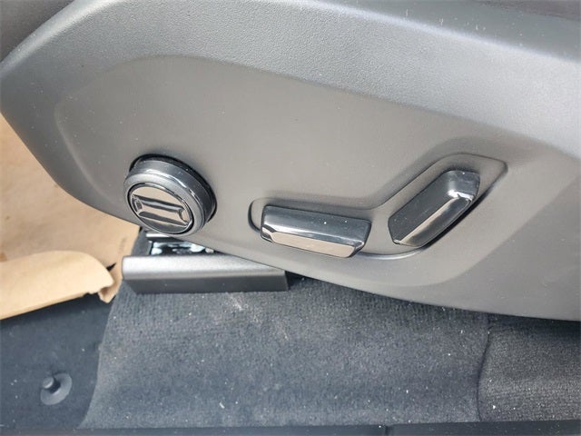 2026 Volvo XC90 B5 Plus