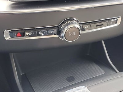 2026 Volvo XC90 B5 Plus