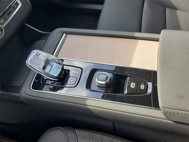 2026 Volvo XC90 B5 Plus