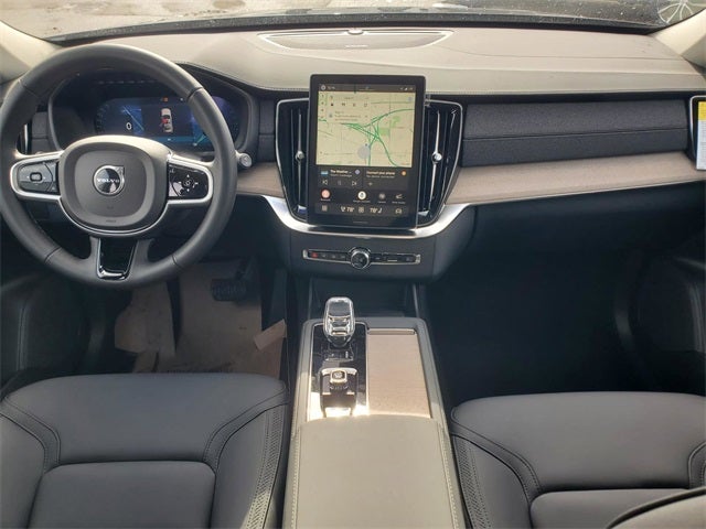 2026 Volvo XC90 B5 Plus