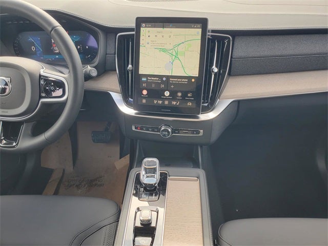 2026 Volvo XC90 B5 Plus