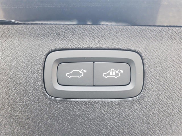 2026 Volvo XC90 B5 Plus