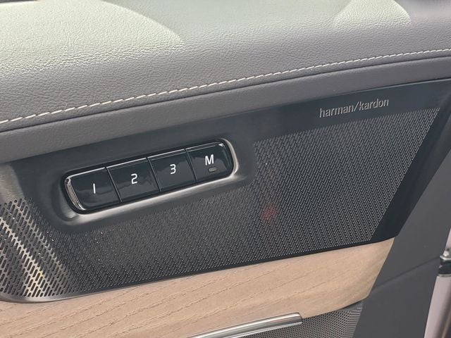 2026 Volvo XC90 B5 Plus