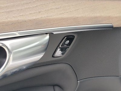 2026 Volvo XC90 B5 Plus