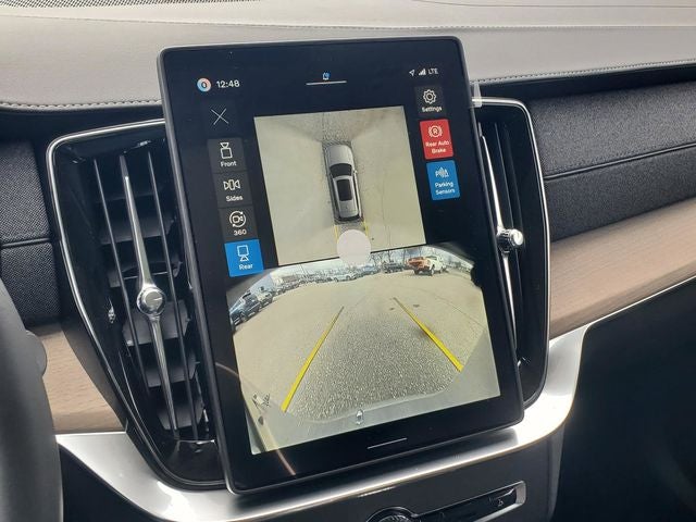 2026 Volvo XC90 B5 Plus