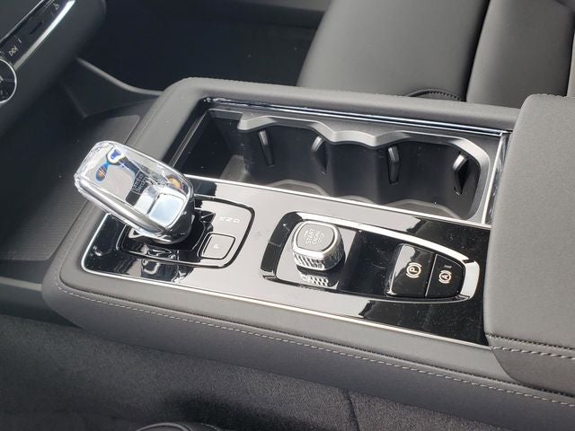 2026 Volvo XC90 B5 Plus
