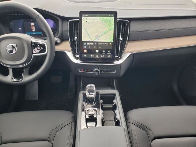 2026 Volvo XC90 B5 Plus