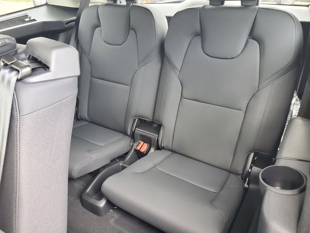 2026 Volvo XC90 B5 Plus