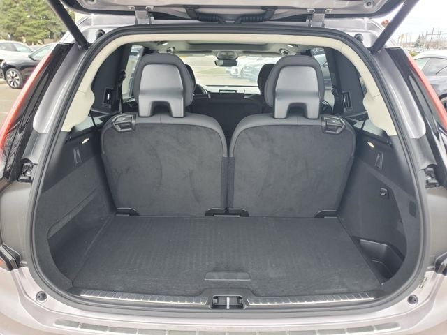 2026 Volvo XC90 B5 Plus