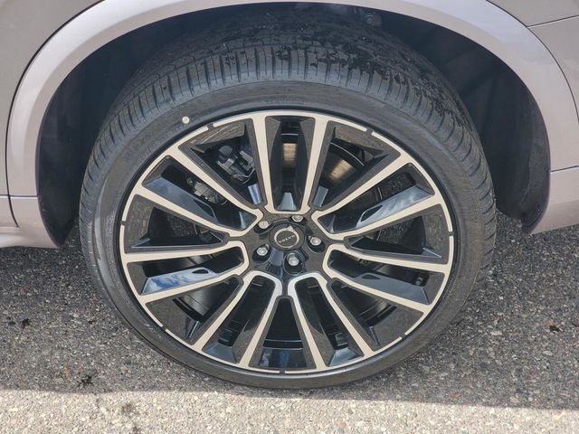 2026 Volvo XC90 B5 Plus