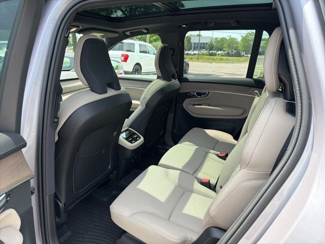 2026 Volvo XC90 B5 Plus