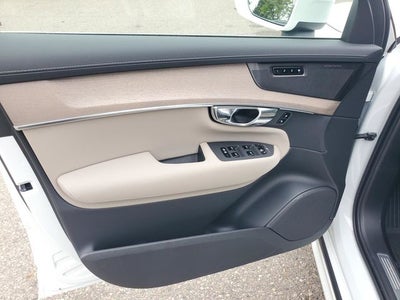 2026 Volvo XC90 B5 Plus