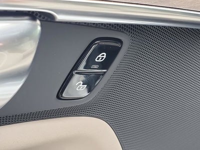 2026 Volvo XC90 B5 Plus