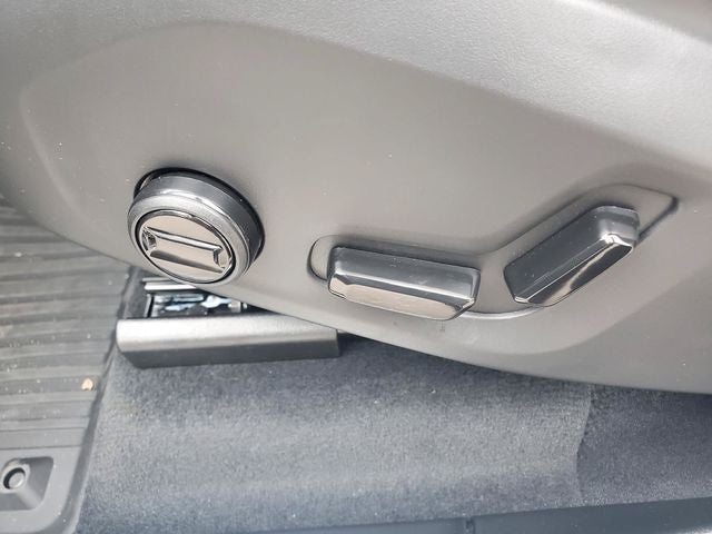 2026 Volvo XC90 B5 Plus