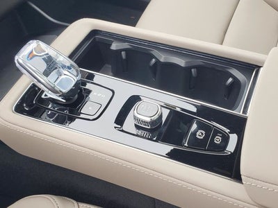2026 Volvo XC90 B5 Plus