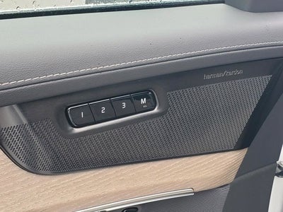 2026 Volvo XC90 B5 Plus
